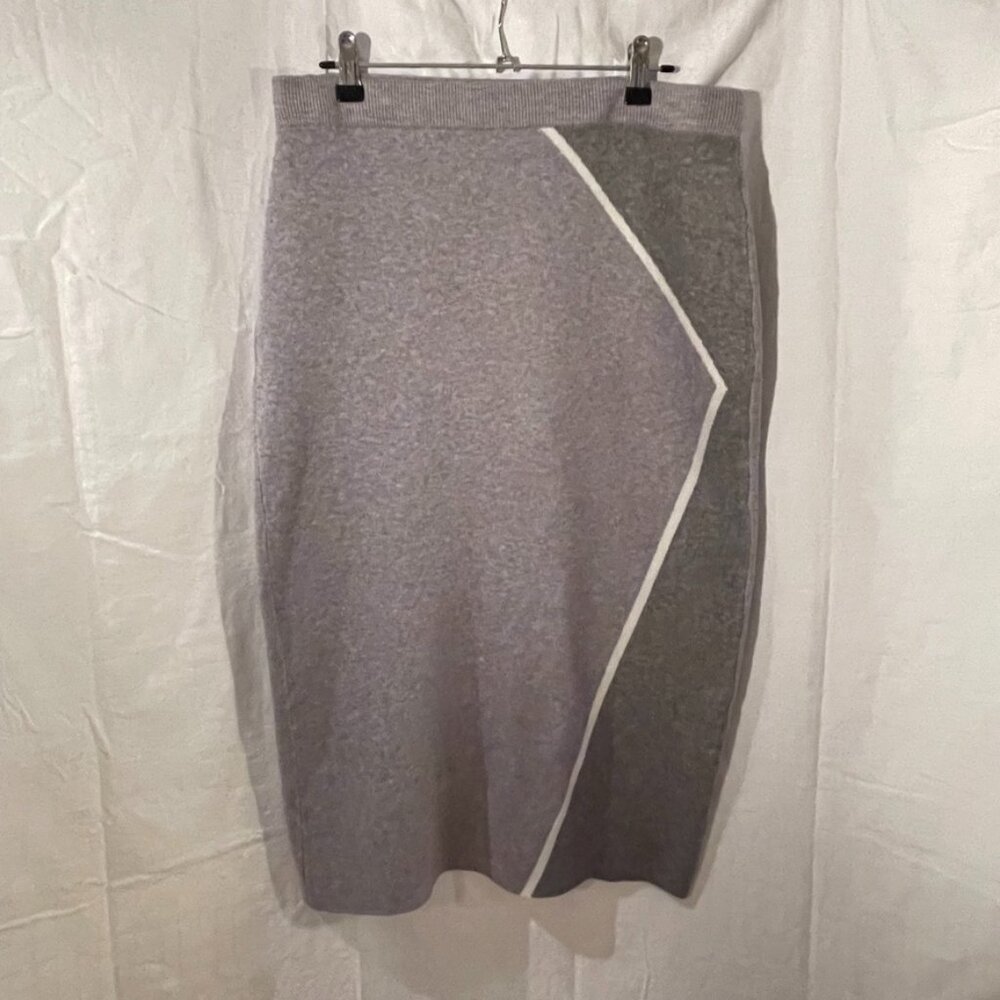 Grey knit skirt size L knee length Max Studio